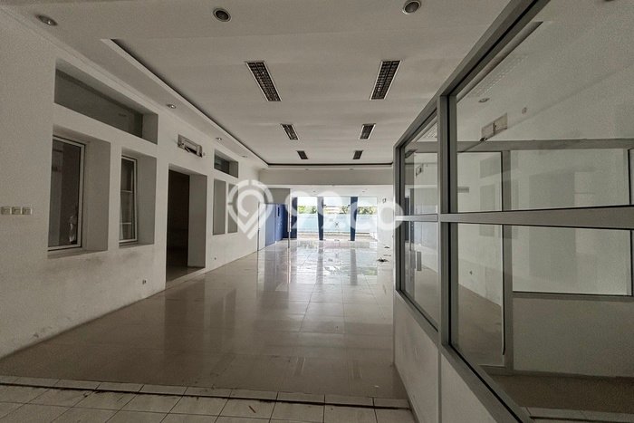 LOKASI BISNIS! Komersial Disewakan Kawasan Majapahit, Luas 800m², Jalan Strategis LOKASI BISNIS! Komersial Disewakan Kawasan Majapahit, Luas 800m², Jalan Strategis