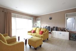 Rumah Elit LB 300m2 Siap Pakai Desain Elegan di Kota Baru Parahyangan, Bandung Rumah Elit LB 300m2 Siap Pakai Desain Elegan di Kota Baru Parahyangan, Bandung