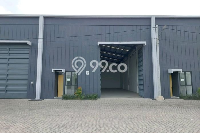 Gudang di Waru, Luas 276m2m², Area Komersial, Posisi Premium Gudang di Waru, Luas 276m2m², Area Komersial, Posisi Premium