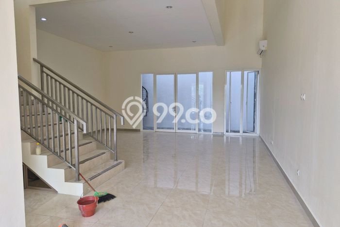 Disewakan Rumah Harga Terjangkau di Mayjen Sungkono Surabaya dengan 4 KT Disewakan Rumah Harga Terjangkau di Mayjen Sungkono Surabaya dengan 4 KT