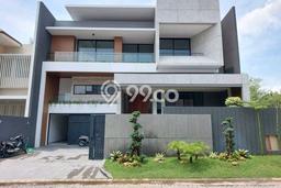 Jual Rumah 5 KT di Pakuwon Indah, Surabaya - Luas Tanah 330m2m² Jual Rumah 5 KT di Pakuwon Indah, Surabaya - Luas Tanah 330m2m²