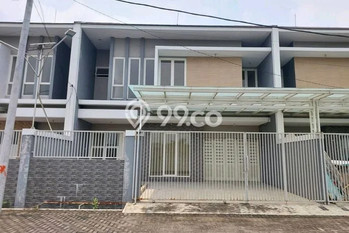 Rumah Sewa Surabaya LT 200m2 LB 275m2 Area Mayjen Sungkono Rumah Sewa Surabaya LT 200m2 LB 275m2 Area Mayjen Sungkono