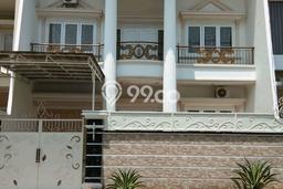 Rumah sewa siap huni 4 KT di Citraland, Surabaya Rumah sewa siap huni 4 KT di Citraland, Surabaya