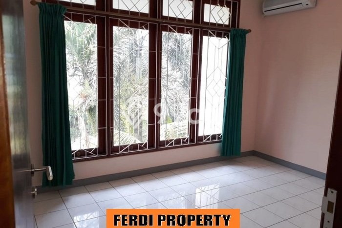 Rumah Mewah LB 250m2 Siap Huni Desain Elegan di Citra Grand, Jakarta Timur Rumah Mewah LB 250m2 Siap Huni Desain Elegan di Citra Grand, Jakarta Timur