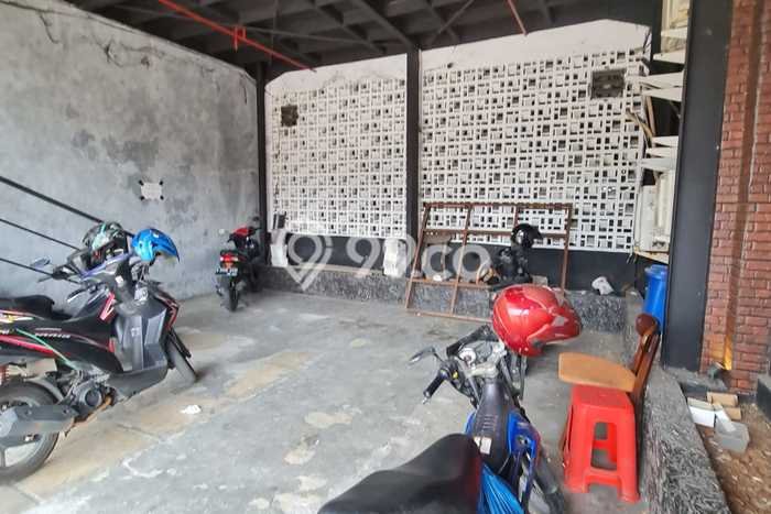Ruko Dijual di Semarang Barat Semarang dengan Luas Bangunan 450m2 Ruko Dijual di Semarang Barat Semarang dengan Luas Bangunan 450m2