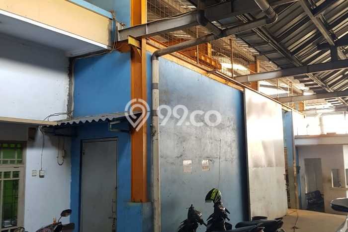 Gudang Strategis Kawasan , Luas 1800m2m², Jalan Utama, Tingkat Keramaian Tinggi Gudang Strategis Kawasan , Luas 1800m2m², Jalan Utama, Tingkat Keramaian Tinggi