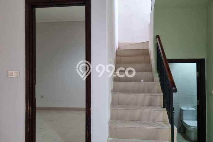 Jarang Ada! Rumah Sewa 3 Kamar Bagus Siap Huni Petir Jarang Ada! Rumah Sewa 3 Kamar Bagus Siap Huni Petir
