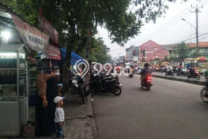 Hot Offer Hunian Mewah Ideal dan Luas di Cipondoh, Tangerang Hot Offer Hunian Mewah Ideal dan Luas di Cipondoh, Tangerang
