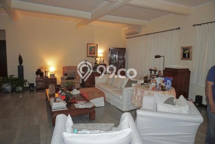 Rumah Luxury Modern Tanpa Renovasi di Pejaten Jakarta Selatan Rumah Luxury Modern Tanpa Renovasi di Pejaten Jakarta Selatan