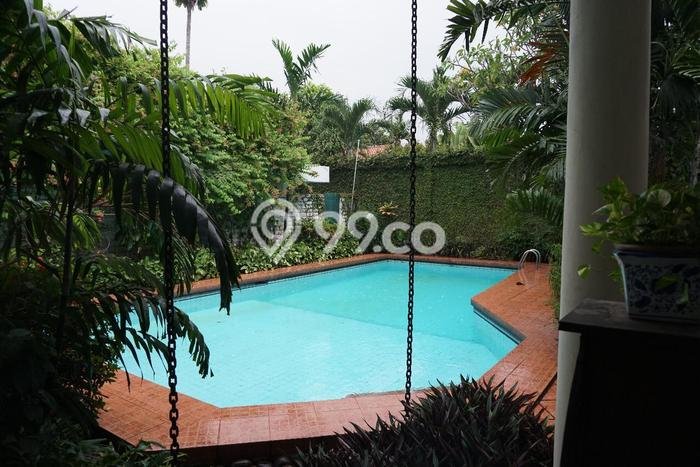 Rumah Luxury Modern Tanpa Renovasi di Pejaten Jakarta Selatan Rumah Luxury Modern Tanpa Renovasi di Pejaten Jakarta Selatan