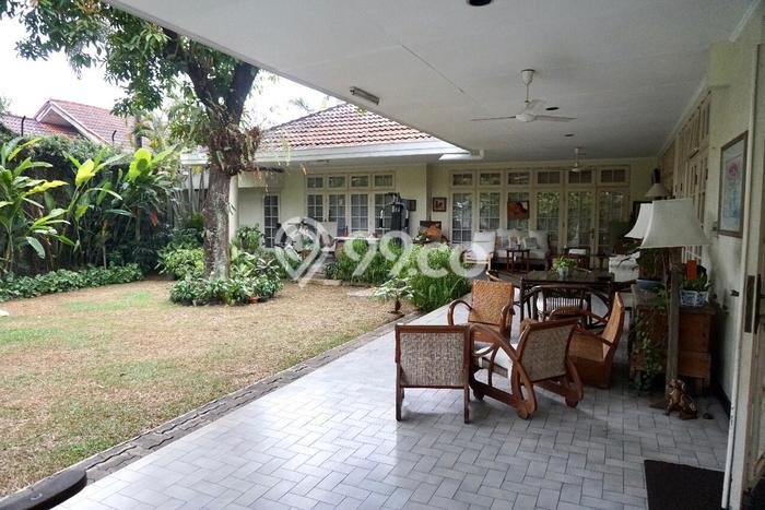Rumah Luxury Modern Tanpa Renovasi di Pejaten Jakarta Selatan Rumah Luxury Modern Tanpa Renovasi di Pejaten Jakarta Selatan