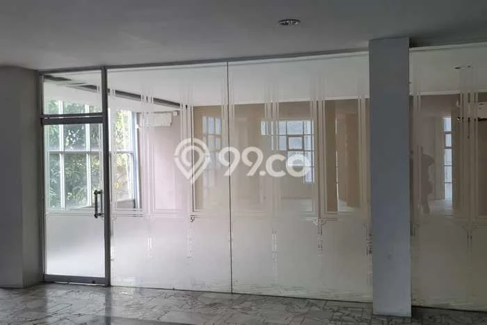 Ruko bagus disewakan di Kebon Jeruk Jakarta Barat dengan LB 590m2 harga sewa terbaik Ruko bagus disewakan di Kebon Jeruk Jakarta Barat dengan LB 590m2 harga sewa terbaik