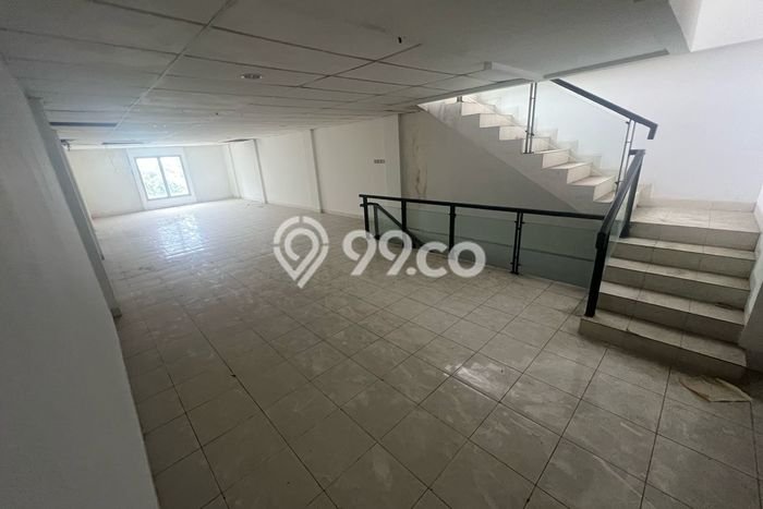 LOKASI SUPER STRATEGIS! Ruko di Pancoran, Luas 615m2m², Area Komersial LOKASI SUPER STRATEGIS! Ruko di Pancoran, Luas 615m2m², Area Komersial