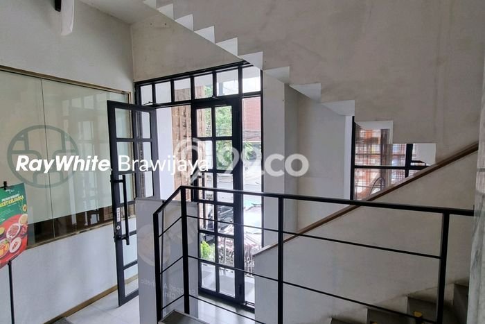 Komersial disewakan lokasi strategis Kebayoran Baru Jakarta Selatan 250m2 Komersial disewakan lokasi strategis Kebayoran Baru Jakarta Selatan 250m2