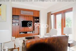 Rumah 5 KT 5 KM Luas Tanah 308m², LB 600m² di Kebayoran Baru, Jakarta Selatan Rumah 5 KT 5 KM Luas Tanah 308m², LB 600m² di Kebayoran Baru, Jakarta Selatan
