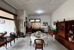 Rumah Elit LB 380m2 Siap Huni Desain Elegan di Kemang, Jakarta Selatan Rumah Elit LB 380m2 Siap Huni Desain Elegan di Kemang, Jakarta Selatan