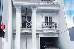 Rumah Elit Modern Tanpa Renovasi di Ciganjur Jakarta Selatan Rumah Elit Modern Tanpa Renovasi di Ciganjur Jakarta Selatan