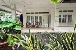 Hunian Berkelas LT 312m² / LB 180m² di Kompleks Cluster Kebayoran Baru, Jakarta Selatan Hunian Berkelas LT 312m² / LB 180m² di Kompleks Cluster Kebayoran Baru, Jakarta Selatan
