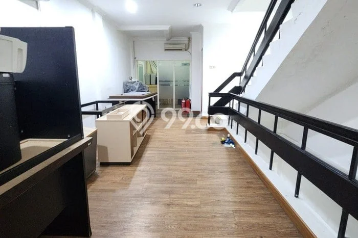 Ruko Dijual di Kebayoran Baru LT 67m2, LB 200m2 Solusi Investasi Cerdas Ruko Dijual di Kebayoran Baru LT 67m2, LB 200m2 Solusi Investasi Cerdas
