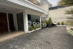Rumah Luxury Modern Tanpa Renovasi di Senopati Jakarta Selatan Rumah Luxury Modern Tanpa Renovasi di Senopati Jakarta Selatan