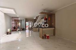 Rumah Terawat di Arcamanik, Bandung, LT 128m², LB 200m² Rumah Terawat di Arcamanik, Bandung, LT 128m², LB 200m²