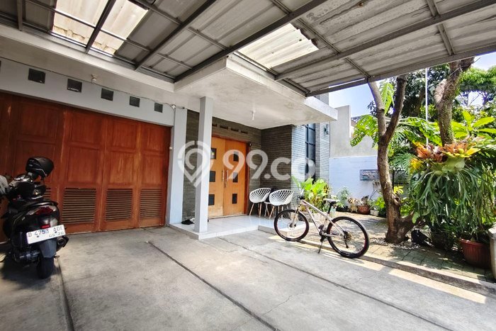 For Sale Rumah 4 Kamar Lokasi Ideal Nyaman dan Strategis di Batununggal For Sale Rumah 4 Kamar Lokasi Ideal Nyaman dan Strategis di Batununggal