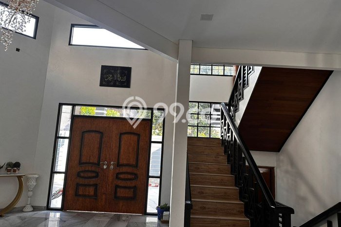 Jual Rumah Mewah Megah Dengan View Cantik di Bambu Apus, Jakarta Timur Jual Rumah Mewah Megah Dengan View Cantik di Bambu Apus, Jakarta Timur