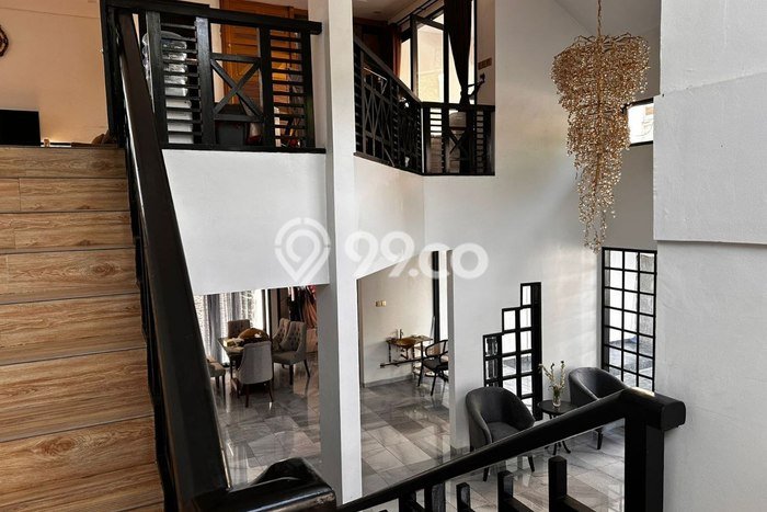 Jual Rumah Mewah Megah Dengan View Cantik di Bambu Apus, Jakarta Timur Jual Rumah Mewah Megah Dengan View Cantik di Bambu Apus, Jakarta Timur