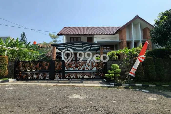 Ready to Use! Premium House LT 294m2 Desain Elegan di Sentul City Ready to Use! Premium House LT 294m2 Desain Elegan di Sentul City