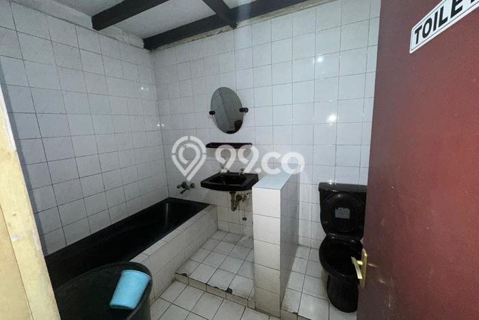 Dijual Rumah 5 Kamar Lokasi Ideal Bagus dan Strategis di Beji Dijual Rumah 5 Kamar Lokasi Ideal Bagus dan Strategis di Beji