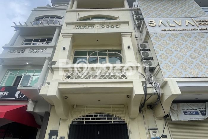 Ruko Dijual di Prime Area Jakarta Selatan Luas 330m2 Ruko Dijual di Prime Area Jakarta Selatan Luas 330m2