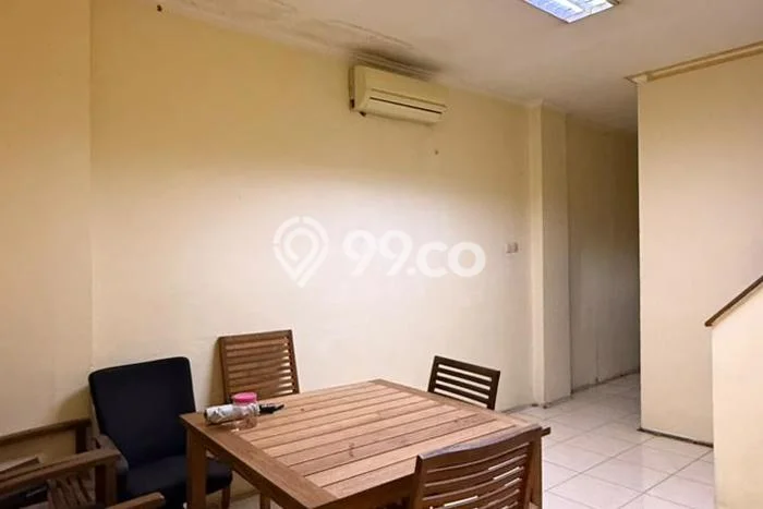 Ruko Dijual di Prime Area Jakarta Selatan Luas 180m2 Ruko Dijual di Prime Area Jakarta Selatan Luas 180m2