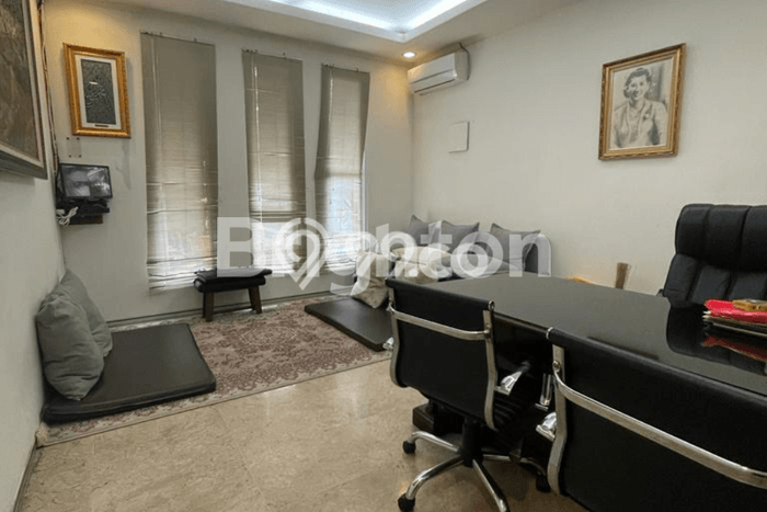 Unit Ruko Dijual di Jakarta Selatan LT 900m2 & LB 488m2 Unit Ruko Dijual di Jakarta Selatan LT 900m2 & LB 488m2