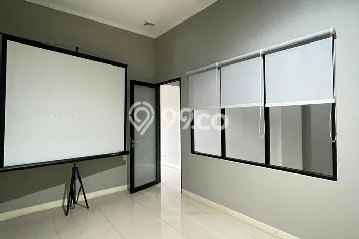 Ruko Dijual di Jakarta Selatan LT 120m2 & LB 350m2 Lokasi Terbaik! Ruko Dijual di Jakarta Selatan LT 120m2 & LB 350m2 Lokasi Terbaik!