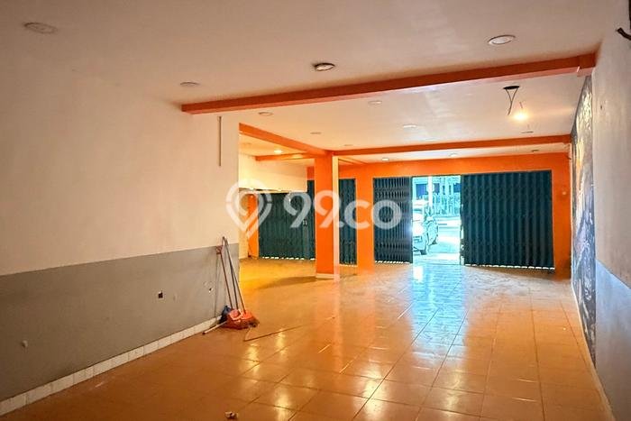 Disewakan Ruko di Kawasan Ramai Fatmawati Luas 256m2 Disewakan Ruko di Kawasan Ramai Fatmawati Luas 256m2
