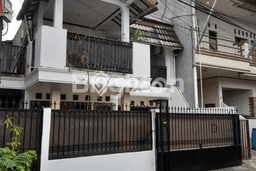 Hunian Elit LB 400m2 Siap Huni Desain Elegan di Kalibata, Jakarta Selatan Hunian Elit LB 400m2 Siap Huni Desain Elegan di Kalibata, Jakarta Selatan