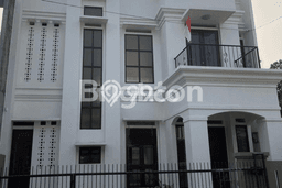 Dijual Rumah Luas Elegan Dengan View Cantik di Lebak Bulus, Jakarta Selatan Dijual Rumah Luas Elegan Dengan View Cantik di Lebak Bulus, Jakarta Selatan