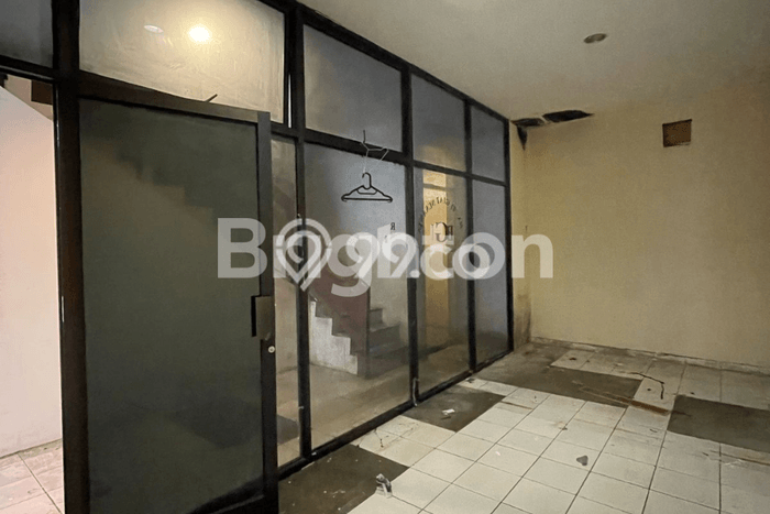 Area Ramai! Ruko Dijual di Kebayoran Baru untuk Bisnis Luas Bangunan 260m2 Area Ramai! Ruko Dijual di Kebayoran Baru untuk Bisnis Luas Bangunan 260m2