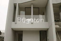 For Sale Rumah 4 Kamar Lokasi Strategis Bagus dan Strategis di Wiyung For Sale Rumah 4 Kamar Lokasi Strategis Bagus dan Strategis di Wiyung