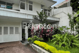 Lokasi strategis! Rumah siap pakai dikontrakkan di Cinere LB 218m2 Lokasi strategis! Rumah siap pakai dikontrakkan di Cinere LB 218m2