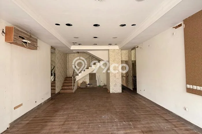 Ruko untuk Disewa di Pusat Jakarta Selatan Luas Bangunan 195m2 Ruko untuk Disewa di Pusat Jakarta Selatan Luas Bangunan 195m2