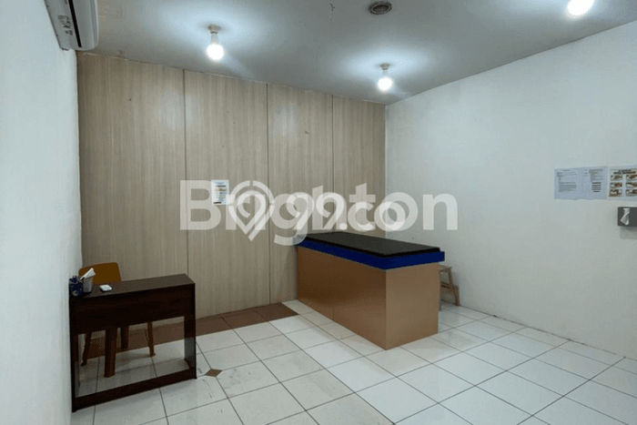 Komersial Disewa di Jakarta Selatan dengan LB 130m2 Area Komersial Ramai Komersial Disewa di Jakarta Selatan dengan LB 130m2 Area Komersial Ramai
