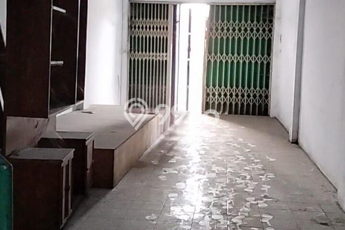Komersial Dijual di Karawaci LT 104m2, LB 320m2 untuk Investasi Komersial Dijual di Karawaci LT 104m2, LB 320m2 untuk Investasi
