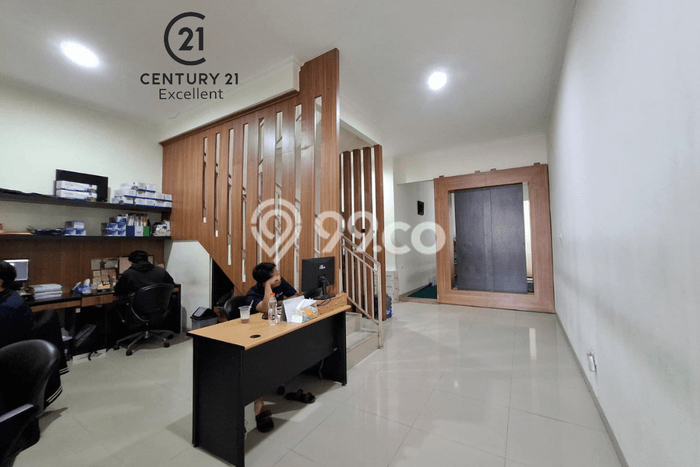 Komersial Bagus LT 132m2 LB 205m2 Dijual di Jagakarsa Jakarta Selatan Komersial Bagus LT 132m2 LB 205m2 Dijual di Jagakarsa Jakarta Selatan