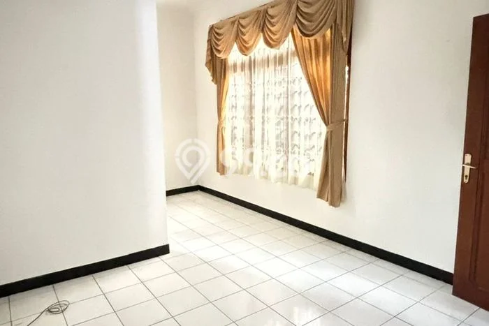 Lagi Turun Harga! Rumah Nusa Sari Cimahi Utara Siap Huni Lagi Turun Harga! Rumah Nusa Sari Cimahi Utara Siap Huni