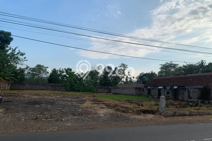 Lahan Strategis di Luragung Dijual dengan Luas 2500m2 Lahan Strategis di Luragung Dijual dengan Luas 2500m2