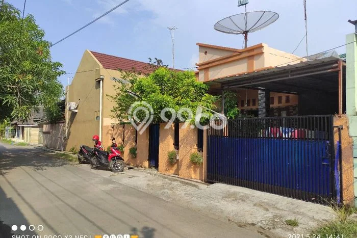 For Sale Rumah 3 Kamar Lokasi Ideal Bagus dan Strategis di Kejaksan For Sale Rumah 3 Kamar Lokasi Ideal Bagus dan Strategis di Kejaksan