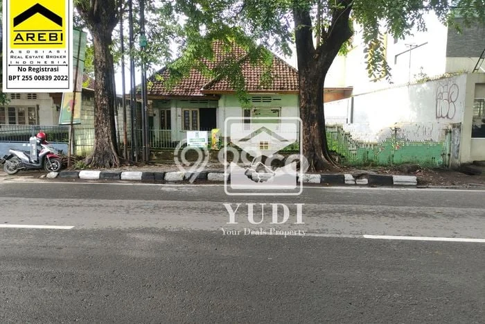 Lokasi strategis! Rumah siap pakai dikontrakkan di Kesambi LB 250m2 Lokasi strategis! Rumah siap pakai dikontrakkan di Kesambi LB 250m2