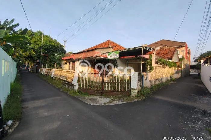 Hunian Cantik Modern Lb 300m2 di Kejaksan, Cirebon Hunian Cantik Modern Lb 300m2 di Kejaksan, Cirebon