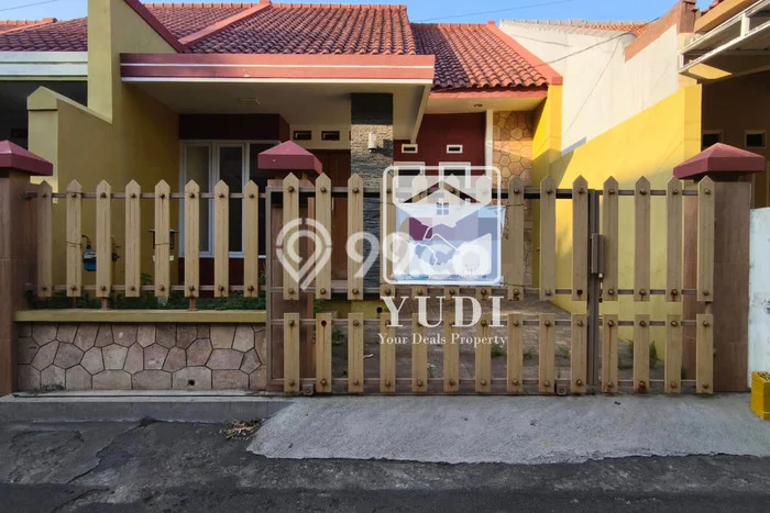 Disewakan! Rumah 2 Kamar Tidur &
1 Kamar Mandi di Tuparev, Cirebon Disewakan! Rumah 2 Kamar Tidur &
1 Kamar Mandi di Tuparev, Cirebon